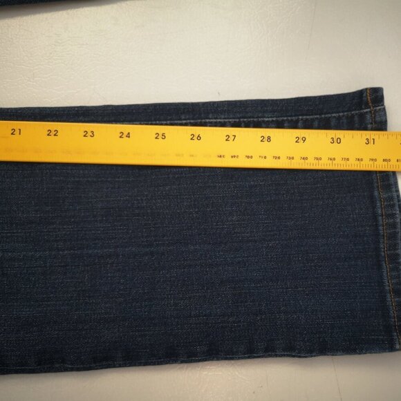 Tommy Hilfiger Ladies Size 10 Curve Straight Leg Medium Wash Blue Jeans - Picture 11 of 11